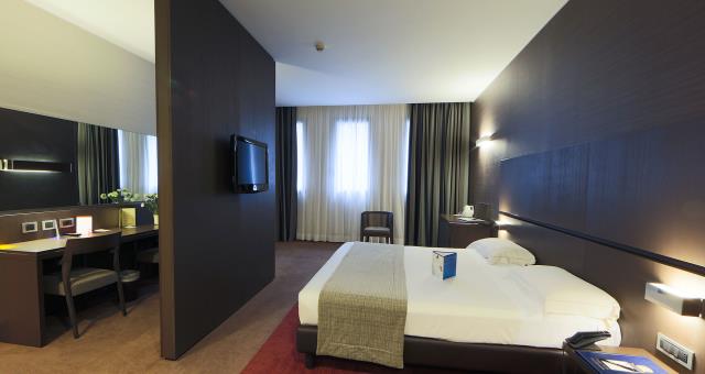 Discover the room types of our 4 star hotel near Milan with every comfort for your business and leisure stay!
